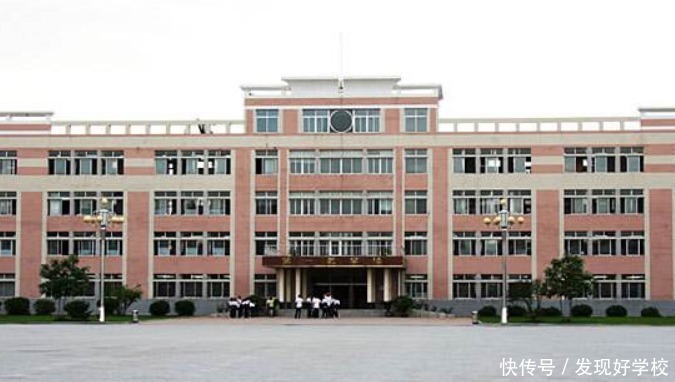 东港市第二中学