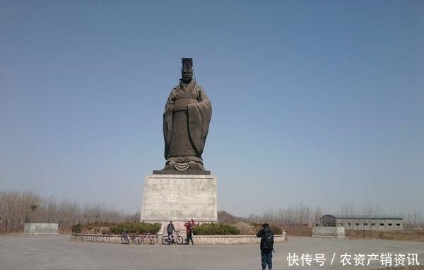 丽丽|世界上最大秦始皇铜像, 煅铜制造, 重6吨, 却在风中华丽丽地倒下