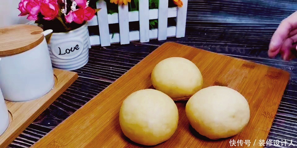 烤箱|没有模具和烤箱,在家也能做面包,教你做小碗蒸面包