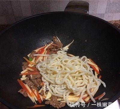 冬面|杂蔬牛肉炒乌冬面