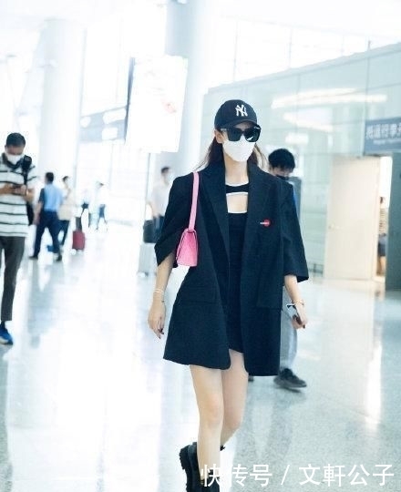 相杀|相爱相杀日常!戚薇吐槽工作室P图,小室委屈回应:原图就这么长