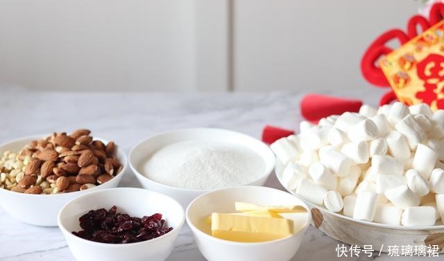 牛轧糖|自制年味糖果,料超足,吃腻了奶香牛轧糖,来试试这个口味吧