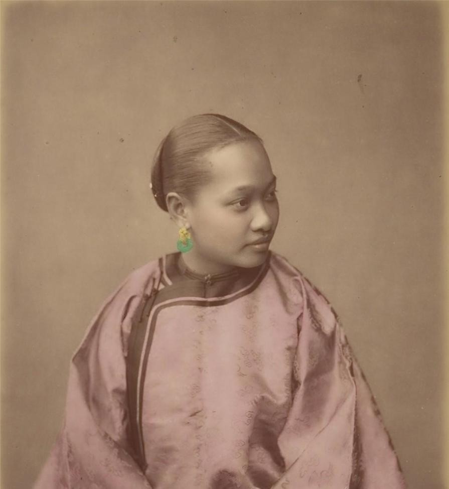  样子|珍贵上色老照片带你看看一百多年前的中国女性是什么样子，并不丑