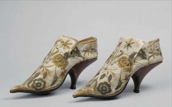 趣闻|历史趣闻万万想不到,高跟鞋的发明跟这个伟大的皇帝有关!