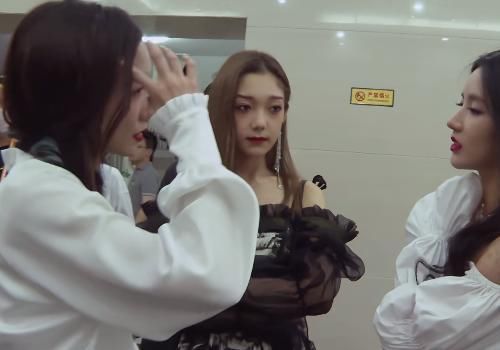 少女|孟美岐猜测下一届团王是硬糖少女303,希林不直接面对,没信心