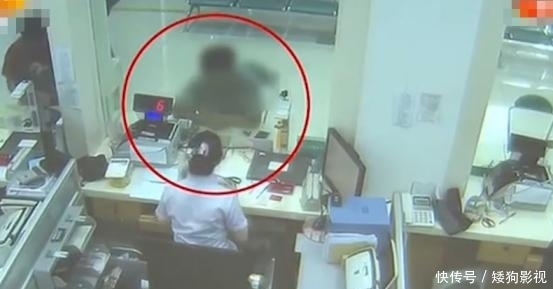 监狱|男子取自己银行卡的钱,却把自己送进监狱,原因让人意外