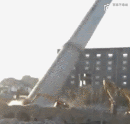 才能|搞笑GIF：哥们，你这样锻炼的方式不对啊，是谁教你的要吃饱才能锻炼减肥的啊