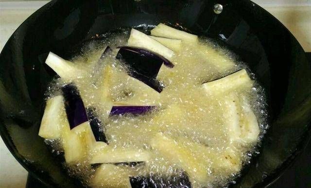  杀手|自制米饭杀手肉末茄子，告诉你如何保持茄子高颜值的小秘诀