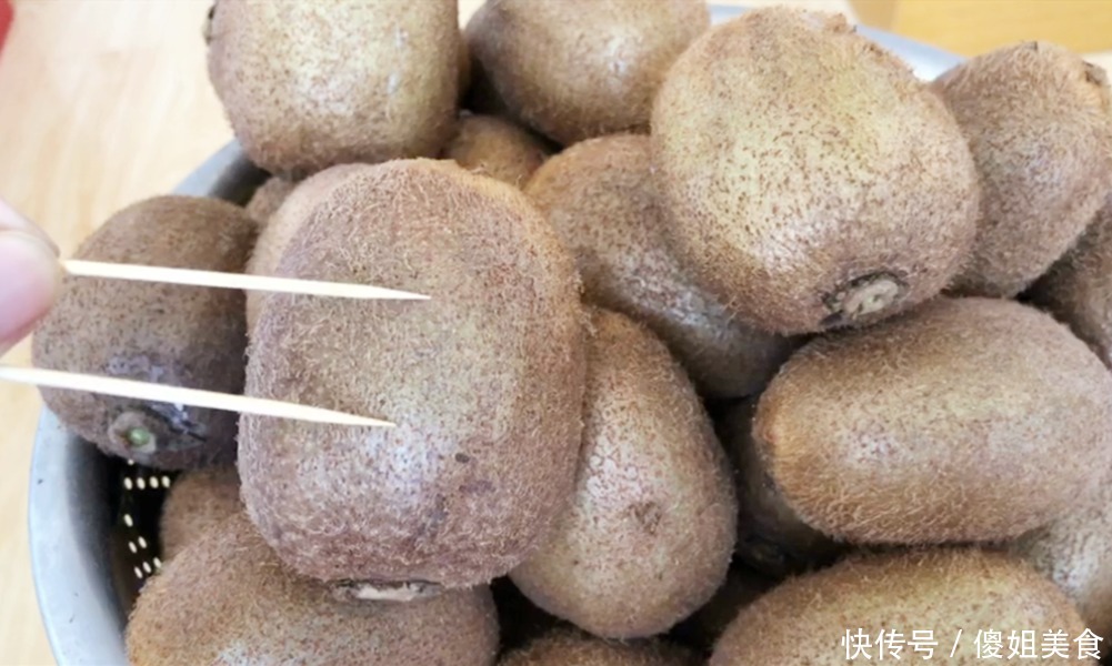 聪明|把猕猴桃放锅里蒸2分钟,太聪明了,用途拿钱难买,早明白就好了