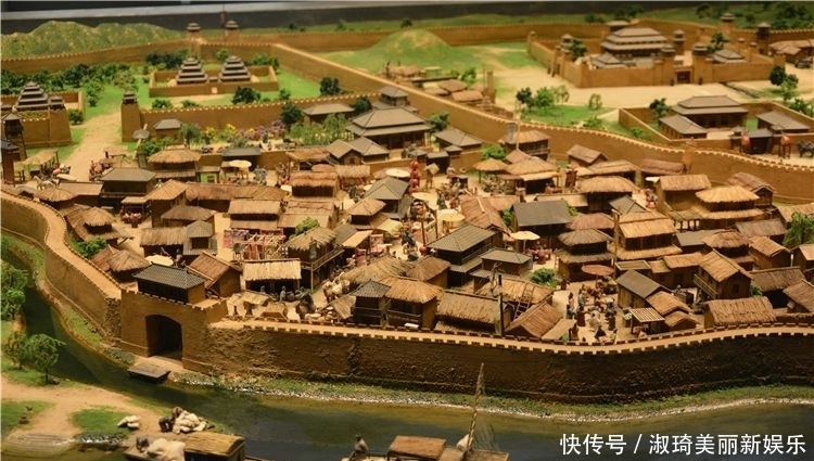 中国|暴雨冲出中国最早的石刻文字,刻有19字,却揭开了2000年神秘古国