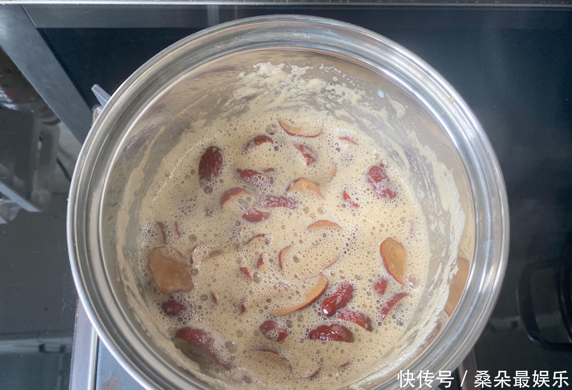  枣香|红枣别只会煮饭了，用来做蛋糕枣香浓郁，口感松软越吃越香