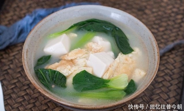 女生|宅在家不出门易长胖,这9种食物,女生每天吃一道,体重蹭蹭降