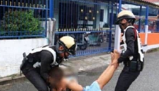 不慎|妹子不慎掉河,男子将她救起,监控拍下救后的不良行为!