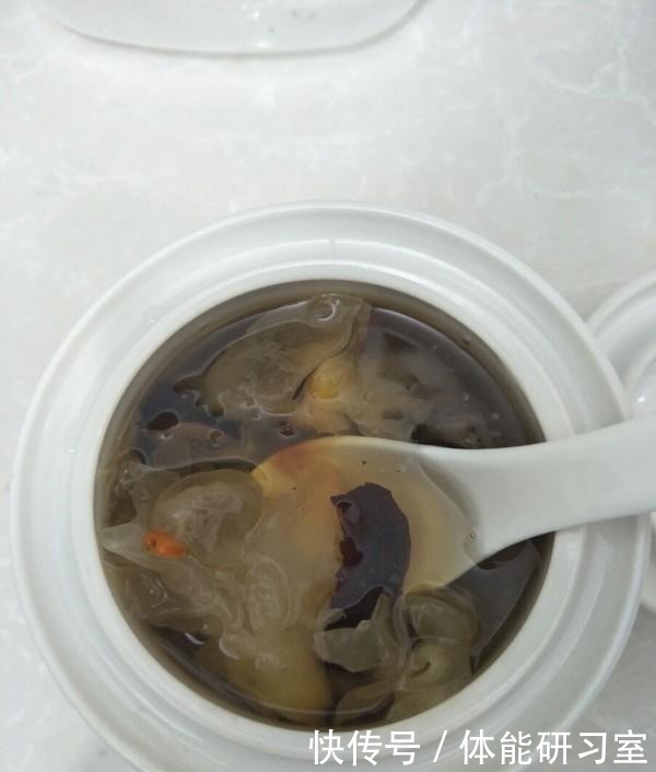  美容养颜|“穷人的阿胶”被发现，大姨当成早饭吃，补血养颜，40岁不显老
