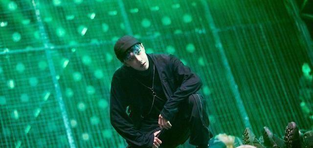 火爆|《这!就是街舞》火爆来袭,队长大秀舞技,谁能笑到最后