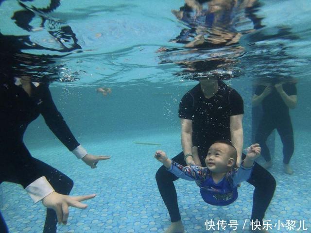  利于身体|小宝宝天生就会游泳，与生俱来的技能，为何长大就没了？