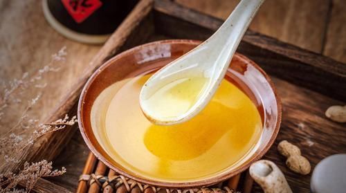  花生油|玉米油、大豆油、花生油，哪种油更适合家庭使用区别大，别用错