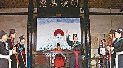 巡按|父亲悔婚女子暗助夫婿,侍女送钱却含冤被杀,新任巡按妙计擒凶