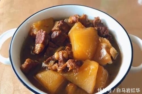 牢记|炖牛肉时,要牢记别放这两种调料,加它们等于毁牛肉,很多人踩坑