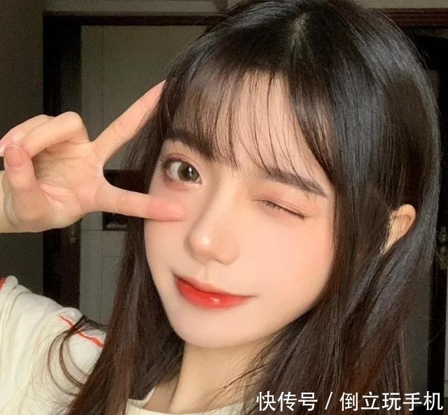  眉峰|“一字眉”不受宠了，今年流行的是“漫画眉”，明星潮人都在画