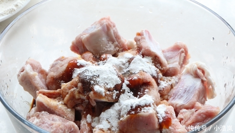 加油|天热排骨别再炖了,教你懒人吃法,不加油不加水,出锅瞬间就吃光