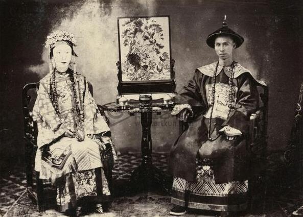 图为晚清|6张晚清官员夫妻合影真实照片最后一组新娘太吓人
