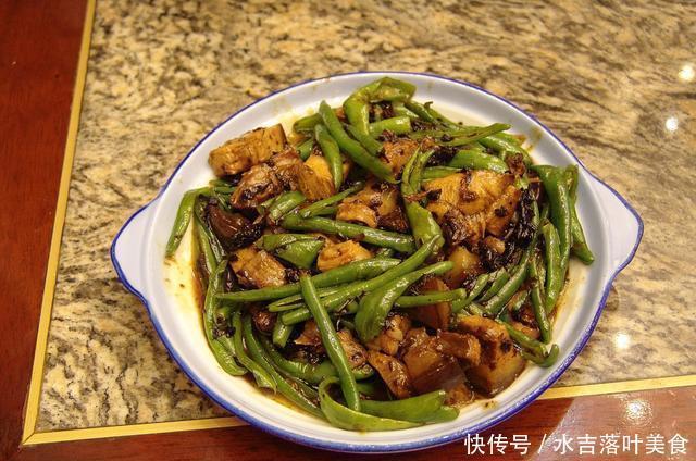  简单|尖椒炒肥肠简单易学，营养美味