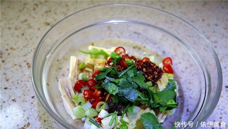 简单|夏季最爱的凉拌腐竹,做法简单,爽口开胃,美味下饭,健脑又瘦身