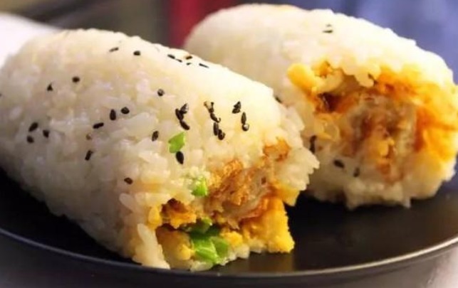 懒人|懒人饭团的做法,一分钟学会,简单美味上班族必备