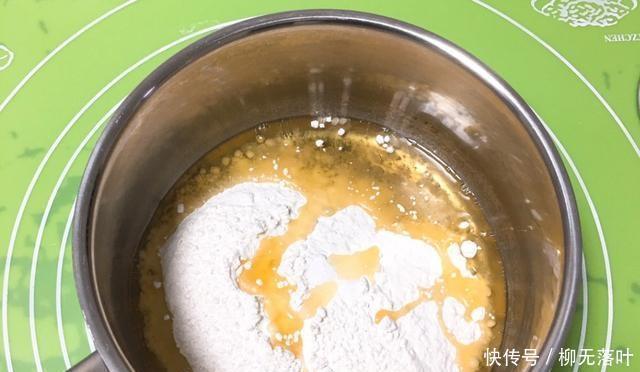 盖上保鲜膜|芝麻香糕点的配方很详细,香口的感觉非常好