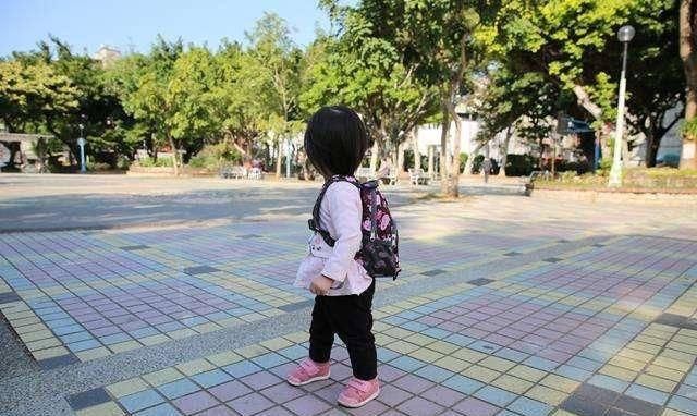 发现|5类人极可能是人贩子，一旦发现马上报警，孩子的父母会感谢你
