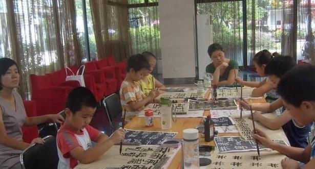  浪费|李玫瑾教授没必要给孩子报的3种兴趣班,对孩子没作用还浪费钱