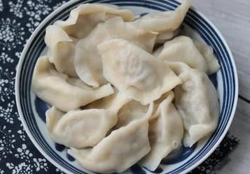  开胃|夏天没食欲就包这馅的饺子，酸爽开胃，口感好不油腻，吃着贼香