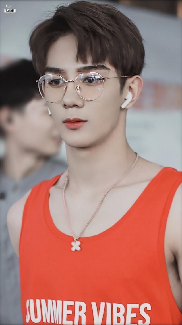  颜值|实力强劲的新兴男团R1SE，高颜值花美男让人眼前一亮