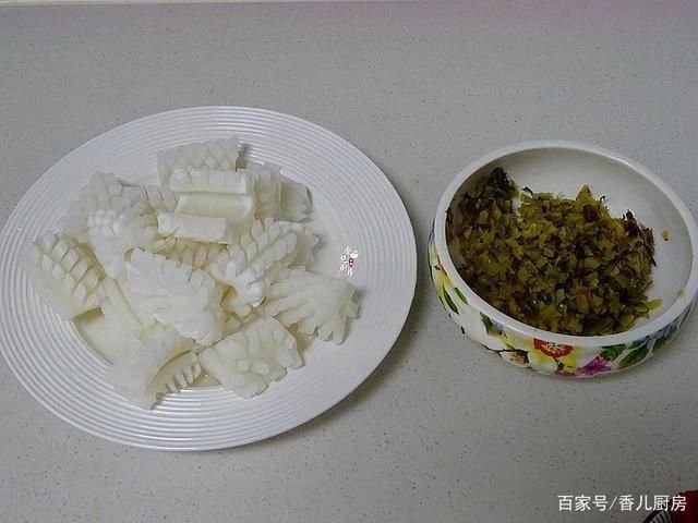  鱿鱼花卷|天一热，家里最馋这菜，鲜辣酸爽，肉嫩肥美，开胃下饭