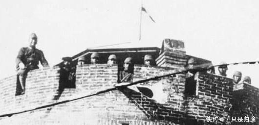 路过|日军躲在炮楼,游击队始终攻不下来,农民路过我可以造一物强攻