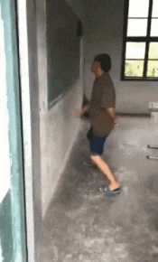 失误|搞笑GIF:我技术还是很好的,你们要相信我,这是失误!