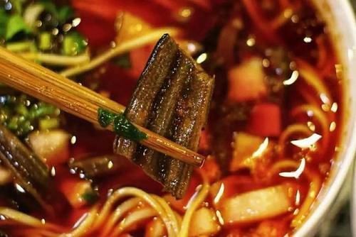 来晚|大爷卖“天价面”,60元一碗,每天限量50碗,来晚了攀亲戚都没有