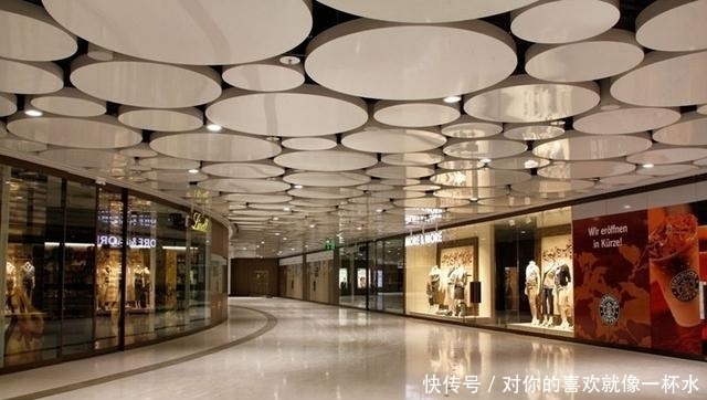  家长|3岁女娃跟父母走散，当她说出爸爸的名字后，好心民警忍不住笑了