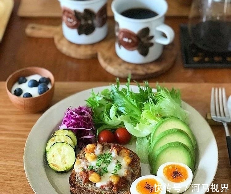 吃法|日本主妇晒“轻食”吃法,一天三顿这么吃,难怪身材这么好!