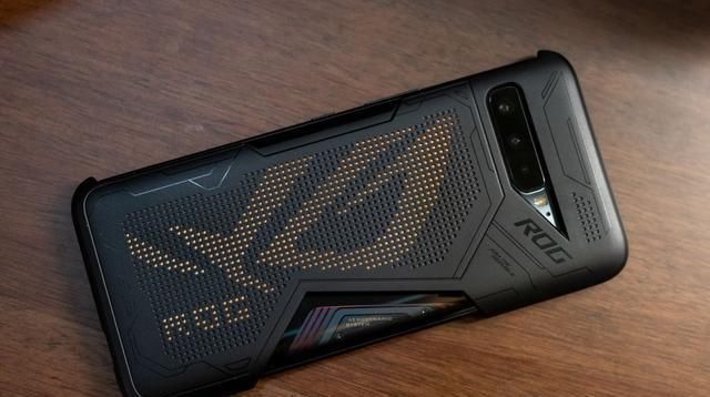  快速|270Hz采样率+144Hz刷新的新电竞手游利器ROG游戏手机3快速体验