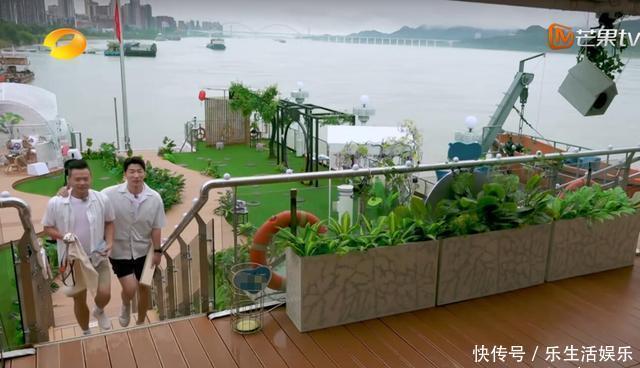 衣服|《中餐厅》赵丽颖房间乱被吐槽,冤吗?其实她可以学一下李浩菲