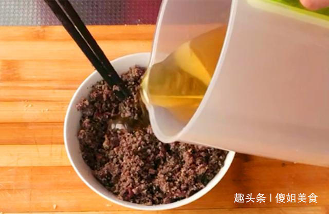 醒发|我家红豆从不熬粥喝,加一碗面粉,简单一做,比蛋糕面包还好吃
