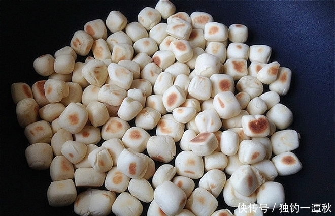 奶香|教你做奶香小馒头,不加一滴油和水,一个平底锅就搞定