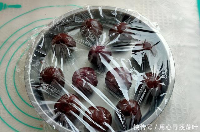 少许|月饼中的“小王牌”,「广式豆沙月饼」