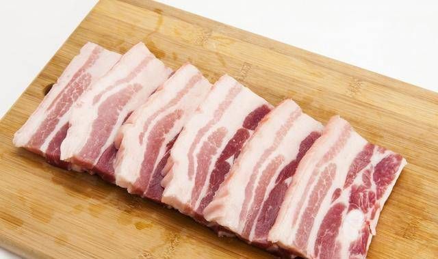 吃光|五花肉此做法实在是太好吃了，都不用放上一滴油，刚上桌就吃光了