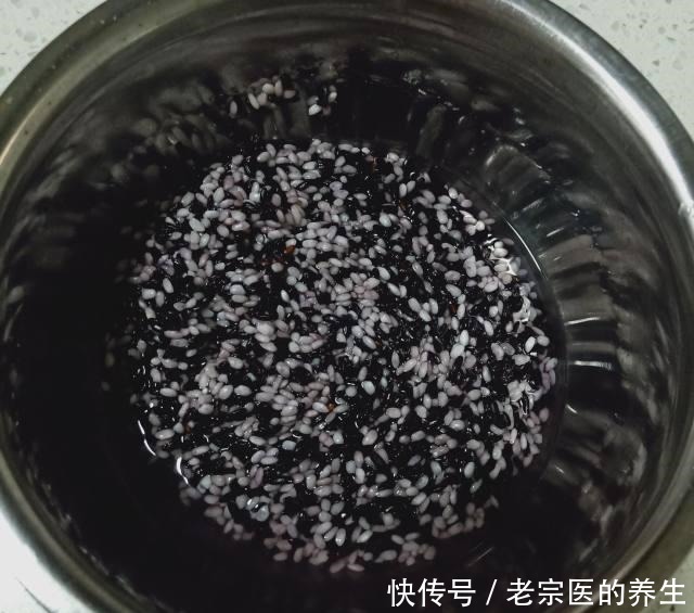 米粥|红枣黑米粥,做法简单,营养美味,越喝越年轻