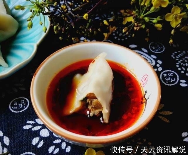 饺子|韭菜猪肉饺蘑菇,又咸又好吃,香又不腻,一口都吃不完