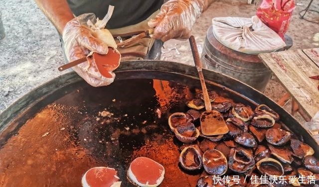 豫北地区|大叔集市卖暗黑美食一天百碗,外地人难下咽,本地人一天不吃就想