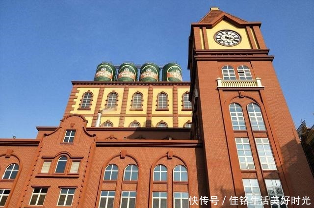 喝啤酒|中国最爱喝啤酒的城市,用袋子装酒走着喝,把啤酒当饮料喝